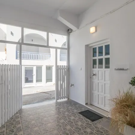 Melian Roots Adamantas (Milos)