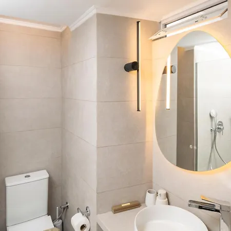 Melian Roots אדאמאס